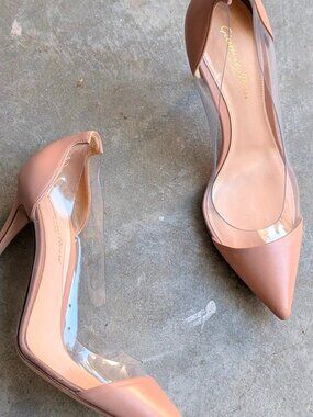 Gianvito Rossi Elegant Nude Plexi Leather Pumps